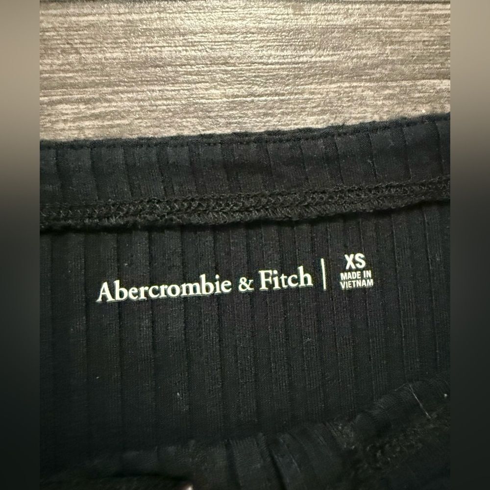 Abercrombie Ribbed Sleeveless Button-Up Top (Size XS) - Picture 5 of 5